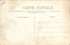 Los oficiales de aduanas de las aduanas de la POSTAL de la VENDIMIA en la frontera la salida para la emboscada persiguen perros