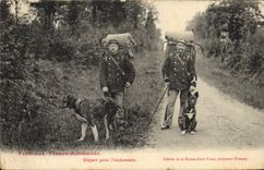 VINTAGE POSTCARD Customs Customs officers free German Border Departure for the ambush Dog