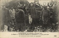 CPA Train Catastrophe de Melun 4 novembre 1913 Le rapide n°2 de Marseille tamponne le Train Poste La recherche lettres