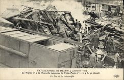 CPA Train Catastrophe de Melun 4 novembre 1913 Le rapide n°2 de Marseille tamponne le Train Poste Le lieu catastrophe