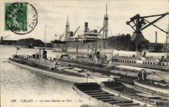 VINTAGE POSTCARD Boat Calais Submarine submarines with the port