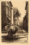 CPA Aix en Provence La fontaine des Quatre Dauphins la rue Cardinale et l'eglise Saint Jean de Malte 