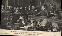 CPA Madame Steinheil devant la cour d'assises Attitude de Mme Steinheil devant la cour d'assises