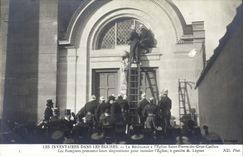 CPA Sapeurs Pompiers Les inventaires dans les eglises Resistance a l'eglise Saint Pierre du Gros Cailloun 