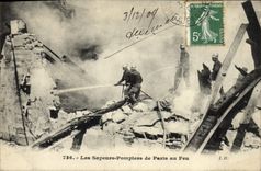 CPA Sapeurs Pompiers de Paris au feu 
