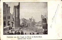 CPA Sapeurs Pompiers Fabriek van der Lugt en Zoon te Rotterdam tijdens den brand