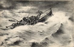 VINTAGE POSTCARD Boat Le Havre Lifeboat in danger