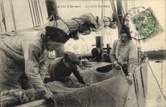 Vida de la POSTAL de la VENDIMIA con la elevación del mar del barco de las redes