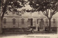 Policía nacional de Tarascon del oficial de policía de la fuerza de policía de la POSTAL de la VENDIMIA