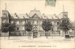 La gendarmería del Saint Quentin del oficial de policía de la fuerza de policía de la POSTAL de la VENDIMIA