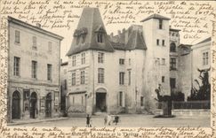 VINTAGE POSTCARD Agen the museum and the Theater