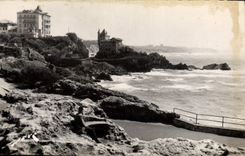 CPM Biarritz La Villla Beta Depuis la Roche Percee