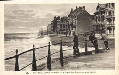 CPA Boulogne sur Mer La Digue Ste Beuve Par Gros lemps