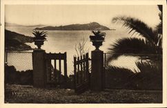 VINTAGE POSTCARD Islands of Hyeres Seen of Presquile de Gien