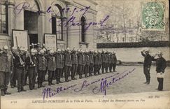 CPA Sapeurs Pompiers de la ville de Paris L'appel des hommers morts au feu