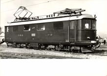 MODERN CARD Train light Engine for non-stop trains Re 4/4 427.450