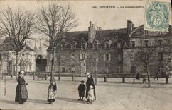 VINTAGE POSTCARD Quimper the Gendarmerie Women - children Folklore
