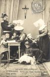CPA Gendarmerie La voie douloureuse Gendarme Religieuse Enfants 
