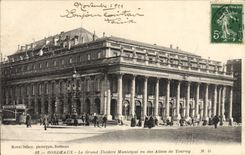 CPA Bordeaux Le grand Theatre municipal vu des allees de Tourny