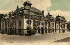 CPA Bourg La halle aux grains et le Theatre 