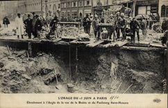 VINTAGE POSTCARD Sapeurs Paris Firemen the storm of June 15th has Paris Eboulement with the angle of the street of Boetie Faubourg Holy Honors