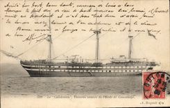 VINTAGE POSTCARD Sailing Bateau Caledonien Vaisseau annexes school of cannonading