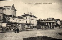 CPA Saumur Gendarmerie et temple protestant