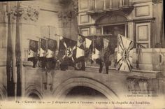 CPA Militaria 7 drapeaux pris a l'ennemi exposes a la chapelle des Invalides 