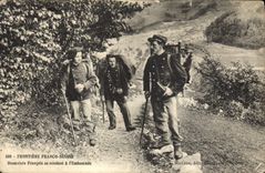 CPA Douane Douanes Frontiere Franco Suisse Douaniers francais se rendant aa l'embuscade 