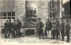 CPA Douane Douanes Environs de Gerardmer Col de la Schlucht Les poteaux frontieres Douaniers francais Gendarme allemands