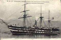 VINTAGE POSTCARD Sailing Bateau Crowns vessel school of the gunners and quartermasters