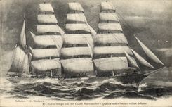 CPA Bateau Voilier Gros temps sur les cotes normandes Quatre mats toutes voiles dehors