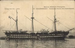 VINTAGE POSTCARD Sailing Bateau Caledonien Vaisseau sticks gunners