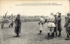 VINTAGE POSTCARD Militaria general Gouraud decorates the flag with a heroic regiment