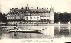 CPA Rambouillet Le Chateau Pris des Canaux