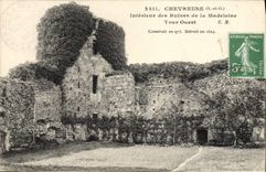 CPA Vallee De Chevreuse Interieur des Ruines de la Madeleine Tour Ouest 