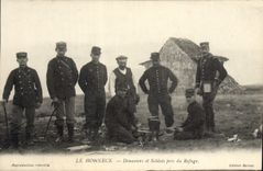 Oficiales y soldados de aduanas de Hohneck de las aduanas de la POSTAL de la VENDIMIA cerca del refugio