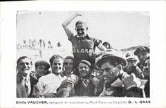 CPA Velo Cycle Cyclisme Emile Vaucher vainqueur et recordman du Mont Faron sur bicyclette G L Gras