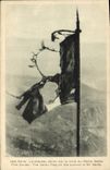 CPA Militaria Le drapeau italien sur alc ime du Monte Santo