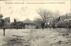 CPA Militaria Camp de Chambaran Presentation du drapeau a l'arrivee d'un regiment 