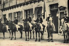 CPA Alpinisme Pyrenees Guides luchonais a cheval Grande tenue Folklore