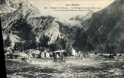 CPA Alpinisme Massif du Pelvoux Le refuge Cezanne a la jonction des Glaciers Blanc et noir 