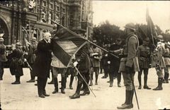 CARTE PHOTO Militaria Drapeau
