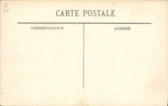 CPA Bateau de guerre Sous-marin effectuant une plongee