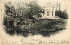 VINTAGE POSTCARD Versailles Park De Trianon House of music