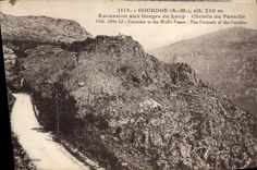VINTAGE POSTCARD Gourdon Excursion with the throats of the Wolf Way of the paradise