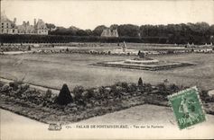 CPA Palais De Fontainbleau Vue Sur Le Parterre