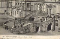 CPA Fontainebleau Le Fer A Cheval