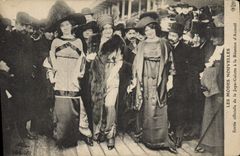 CPA Mode Les modes nouvelles Sortie officielle de la jupe culotte a la reunion d'Auteuil
