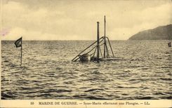 CPA Bateau Sous marin effectuant une plongee